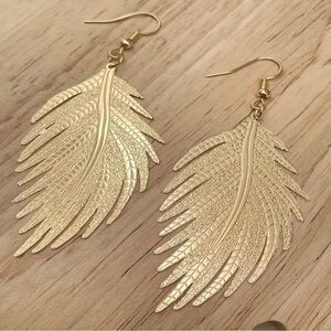 ✨Free People Adra Gold Feather Earrings